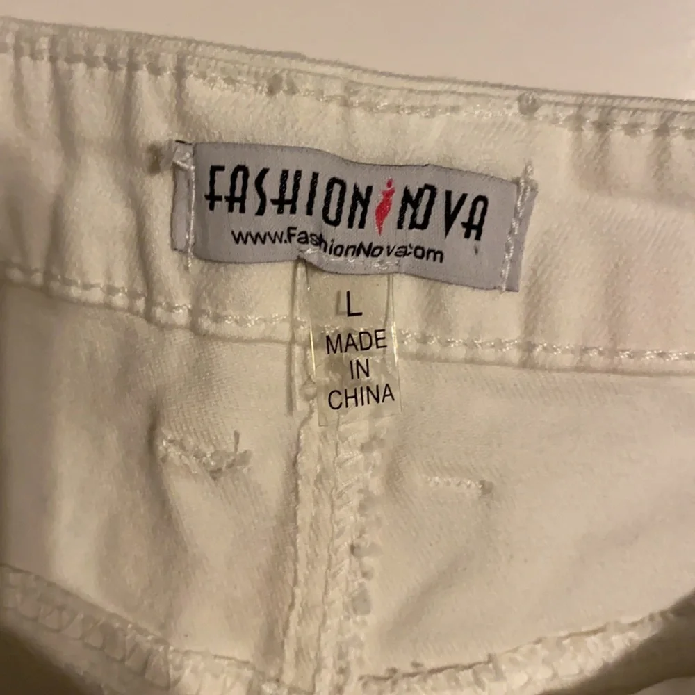 Fashion Nova high rise shorts - Picture 2 of 8